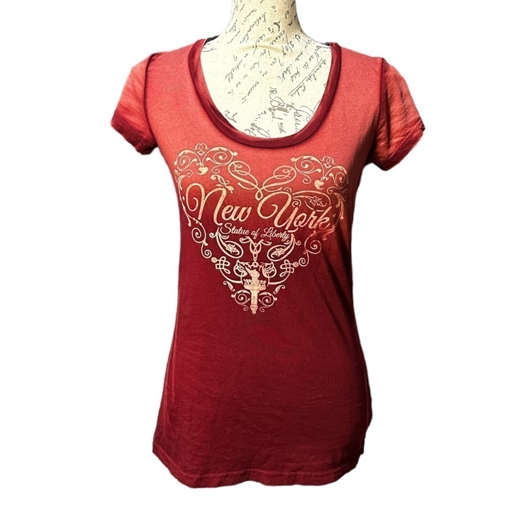 New York Statue of Liberty Red T-shirt Size Medium